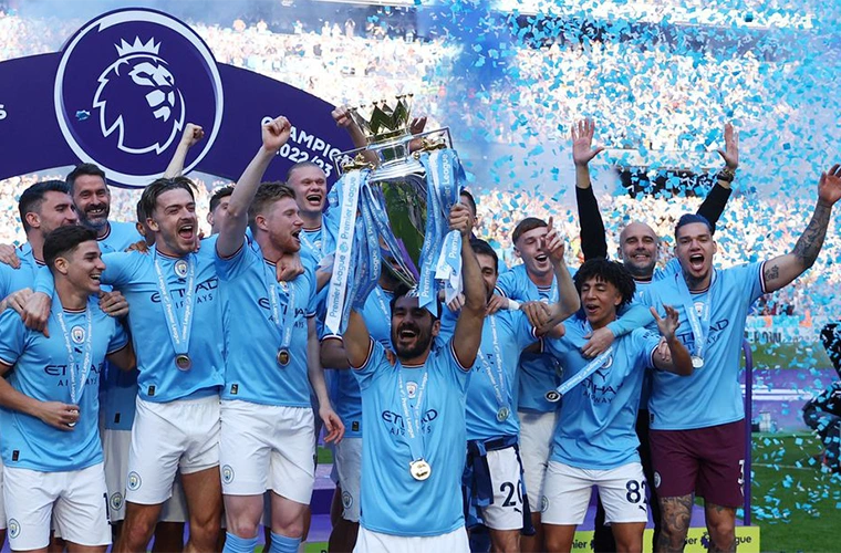 英超大结局:曼城捧杯热刺无缘欧战 利兹蓝狐降级