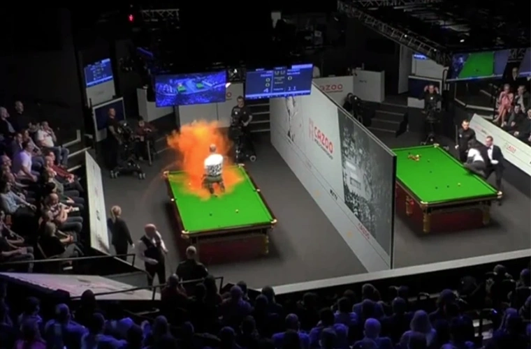 斯诺克世锦赛赛场遭粉末袭击,比赛被迫中断取消