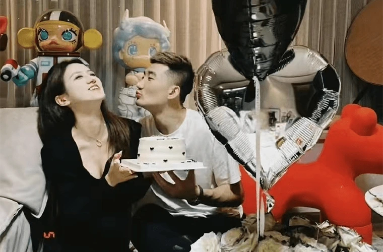 孙铭徽艳福不浅!场上球王,场下海王,出轨+脚踏四条船,太疯狂