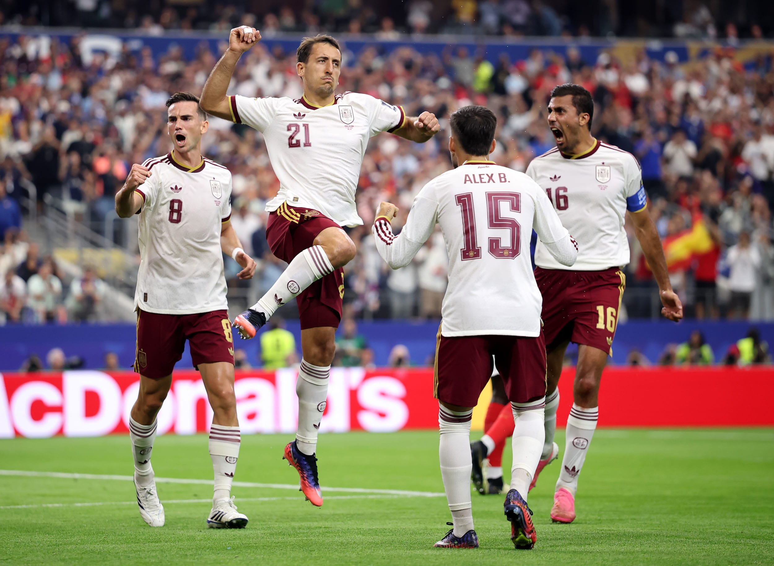 西班牙 2-0 法国晋级 2026 世界杯决赛｜战术解析：锁死姆巴佩 亚马尔造点
